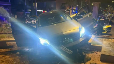 Dos personas gravemente heridas en Lloret de Mar al ser atropelladas por un coche con tres ocupantes magrebíes que huían de la policía - julio 2025
