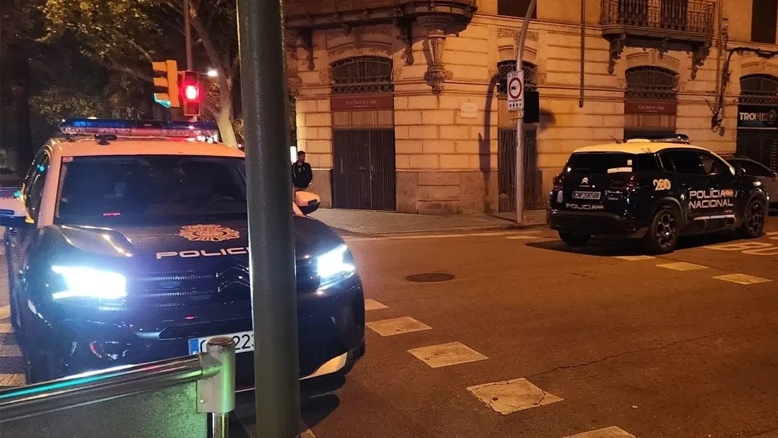 Detenido un marroquí en Palma de Mallorca por darle una paliza a su pareja delante de su hijo y amenazarla de muerte con un cuchillo